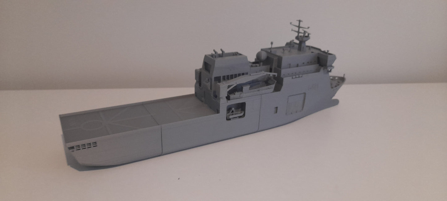 HMNZS Canterbury L421 Model Ship