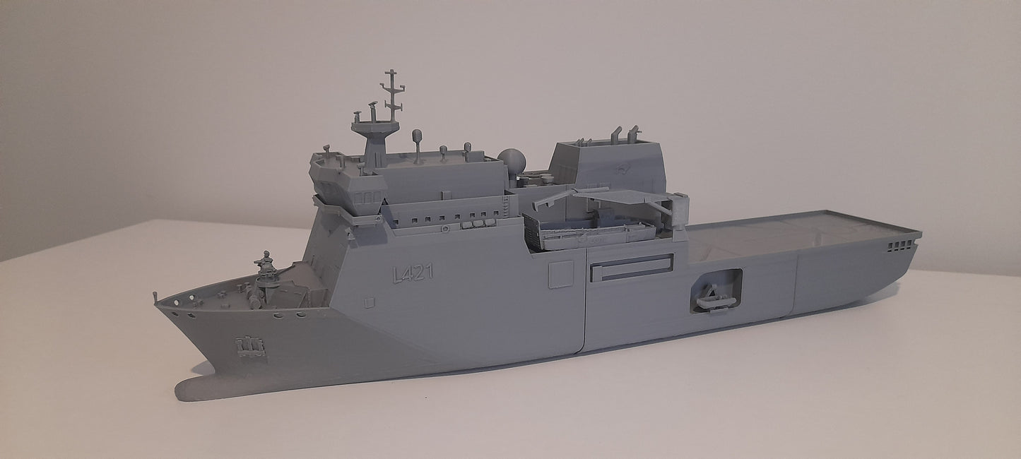HMNZS Canterbury L421 Model Ship