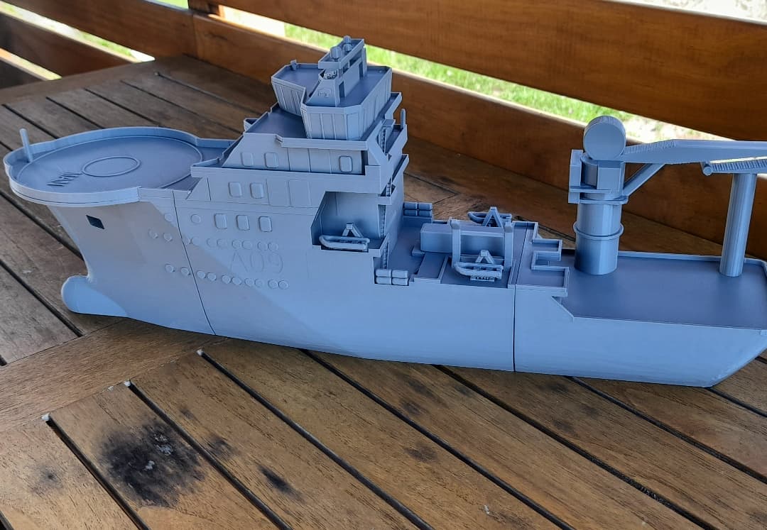 HMNZS Manawanui Model Ship