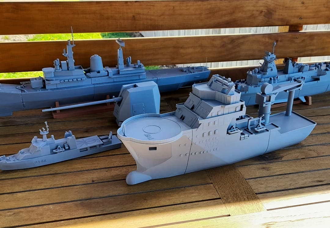 HMNZS Manawanui Model Ship