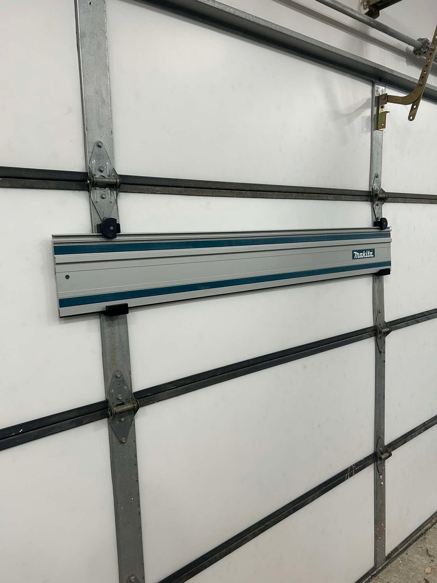Guide Rail Wall Mount