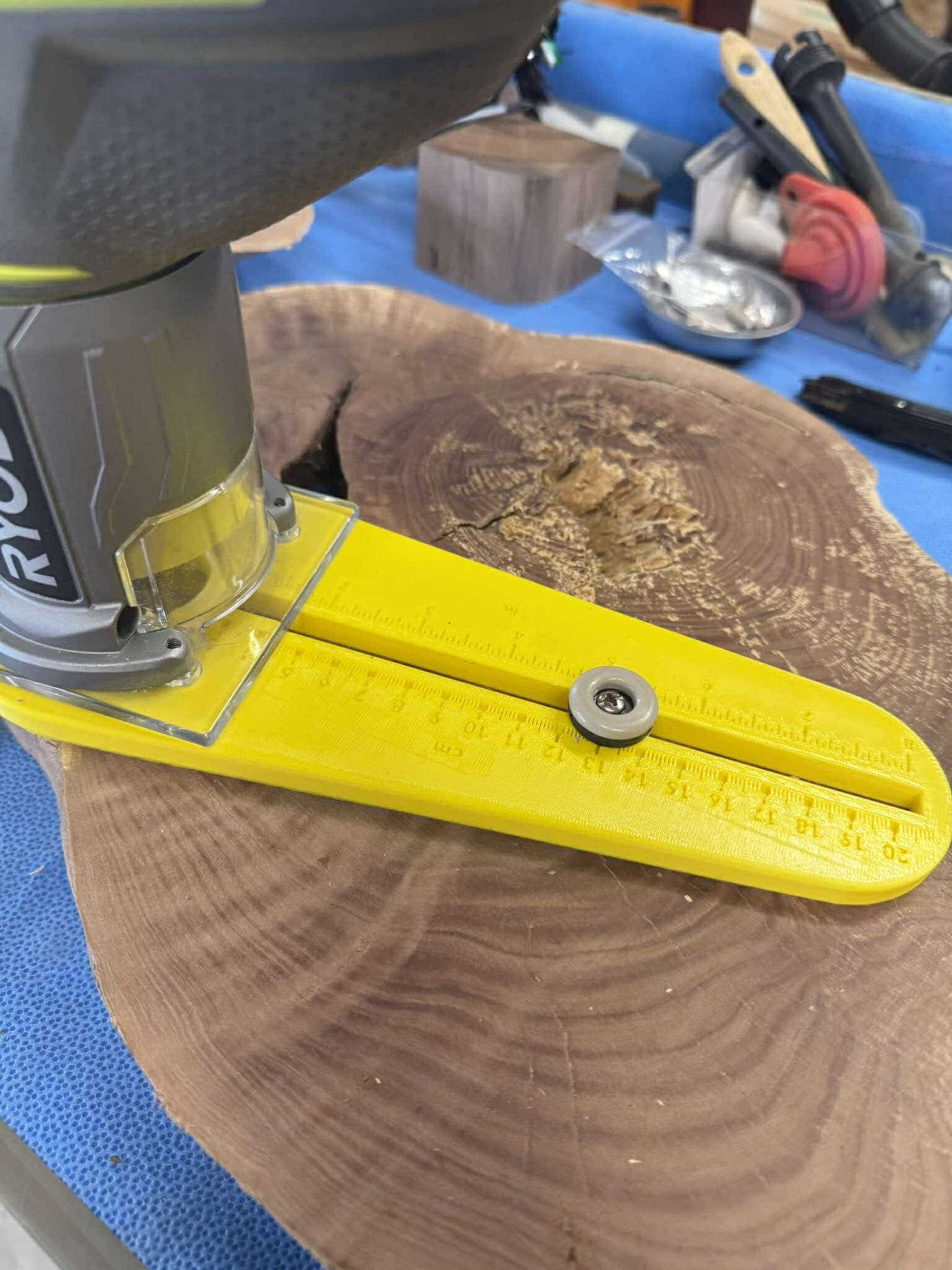 Trim Router Circle Jigs