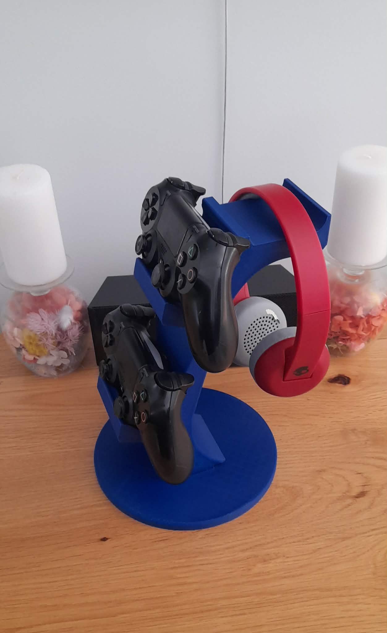 Video Game Controllers & Headphone Stand