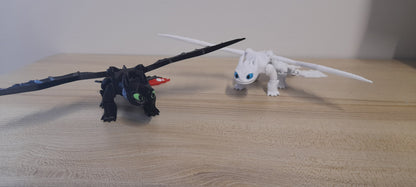 How To Train Your Dragon - Toothless / Light Fury