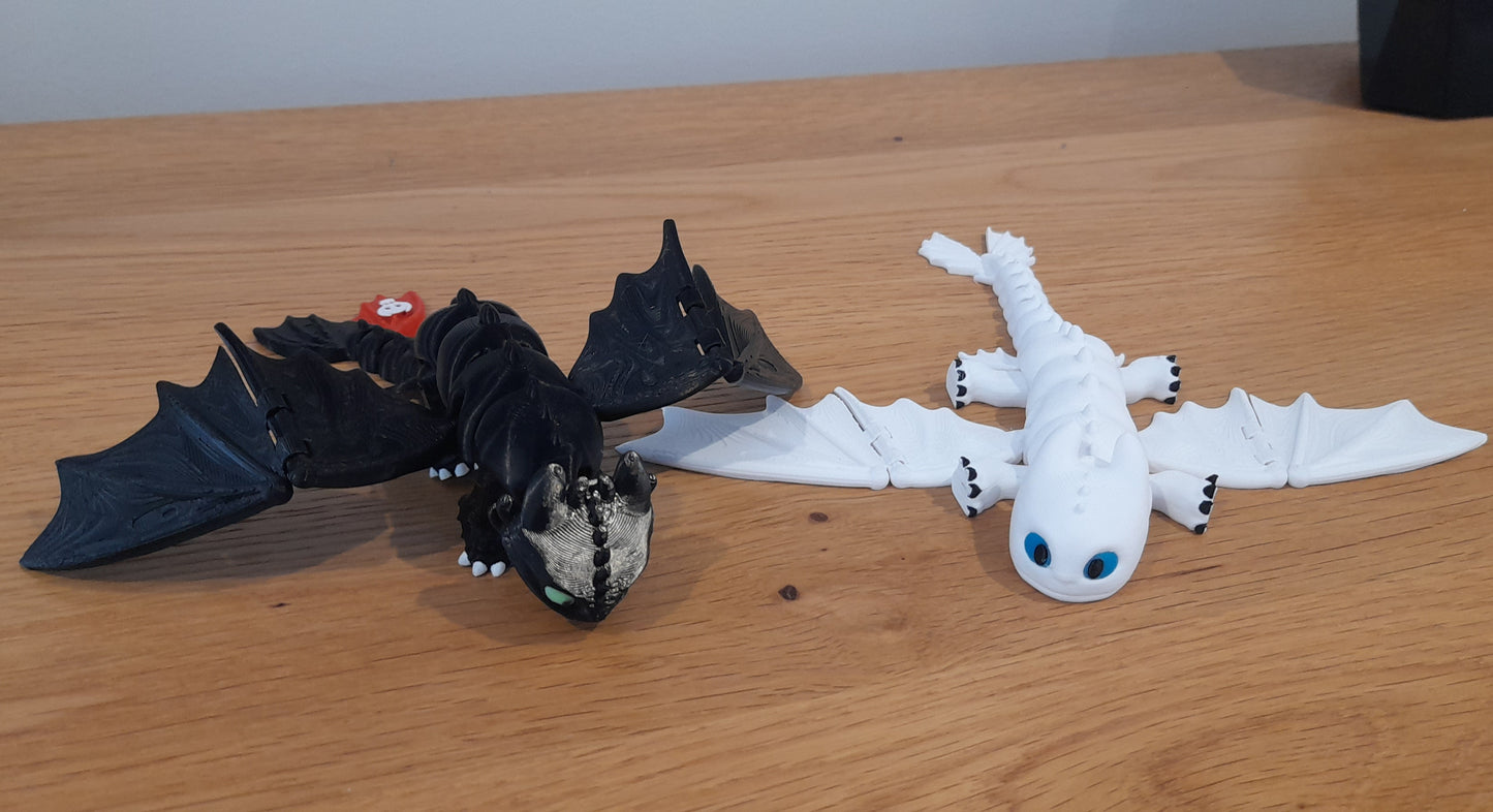 How To Train Your Dragon - Toothless / Light Fury