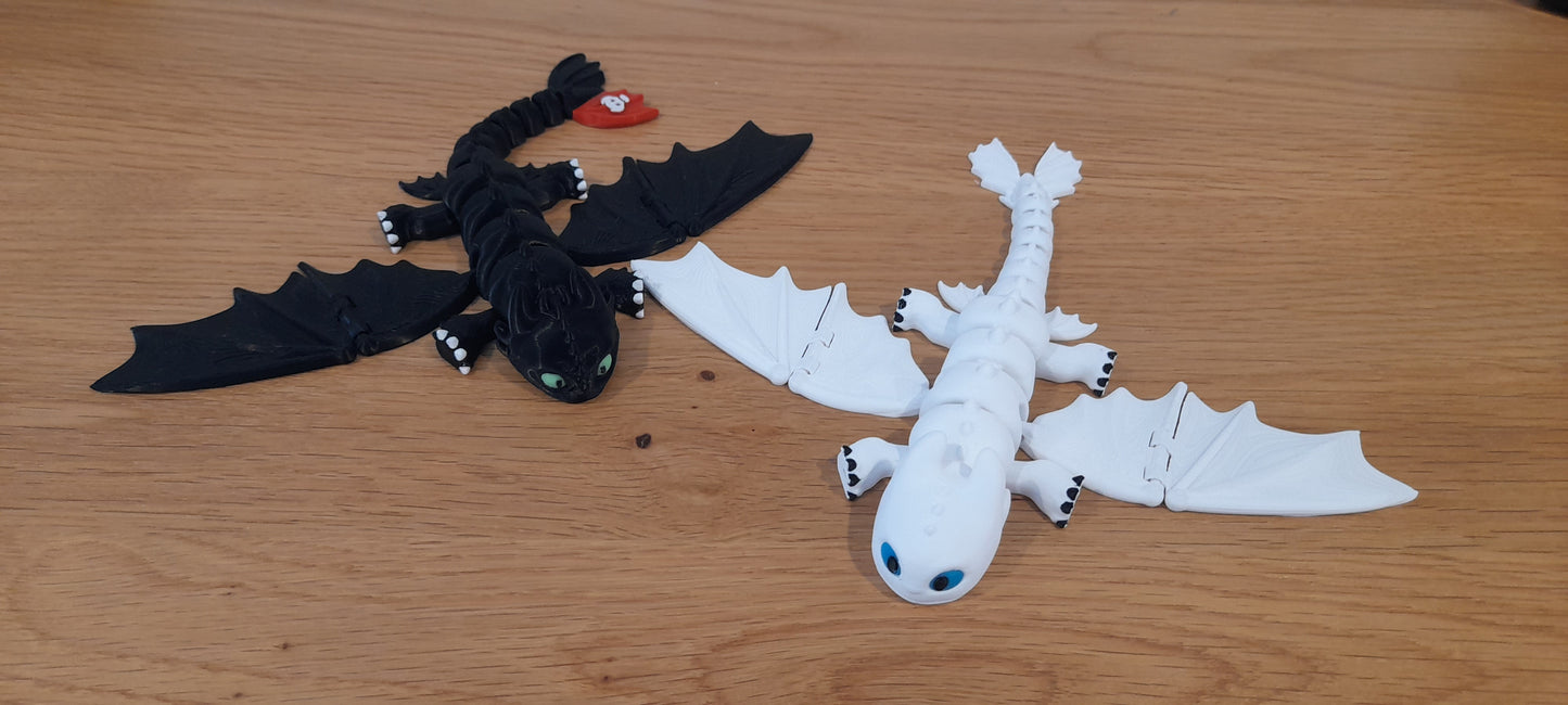 How To Train Your Dragon - Toothless / Light Fury